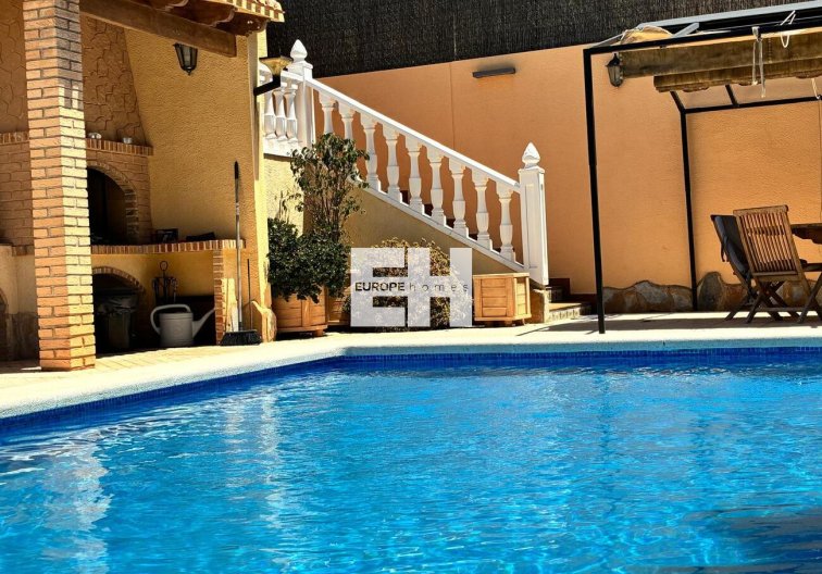 Herverkoop - villa - Los Balcones - Costa Blanca