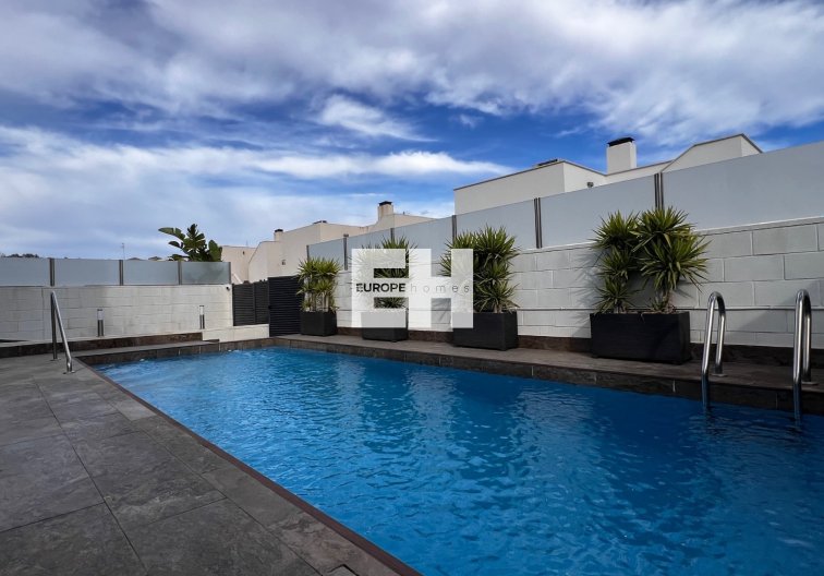 Segunda mano - villa - Orihuela Costa - Costa Blanca