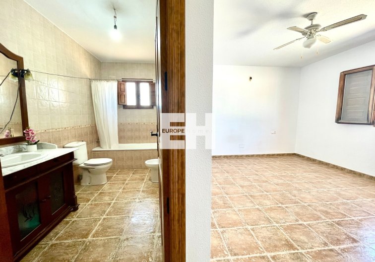 Resale - villa - Catral - Costa Blanca