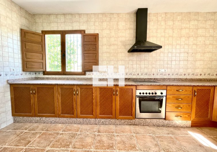 Resale - villa - Catral - Costa Blanca