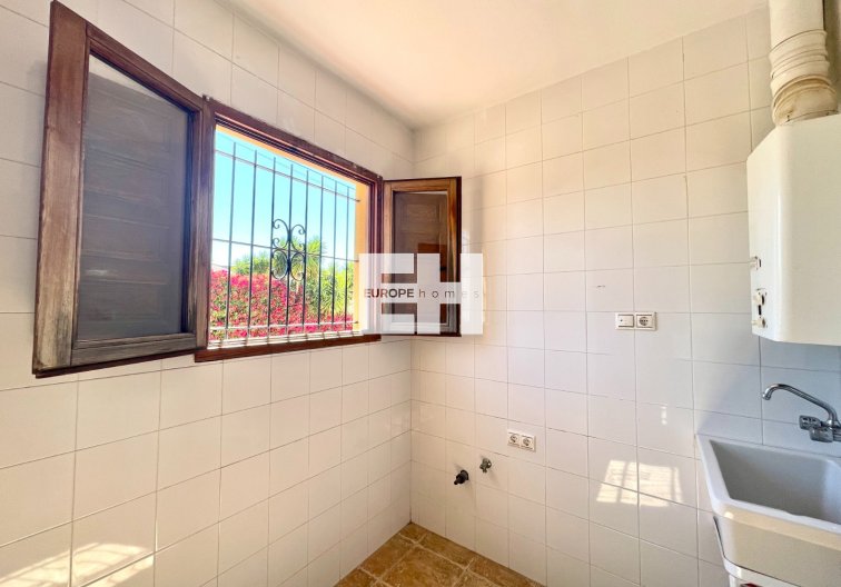 Resale - villa - Catral - Costa Blanca