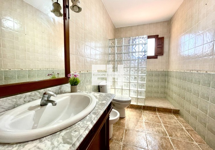 Resale - villa - Catral - Costa Blanca