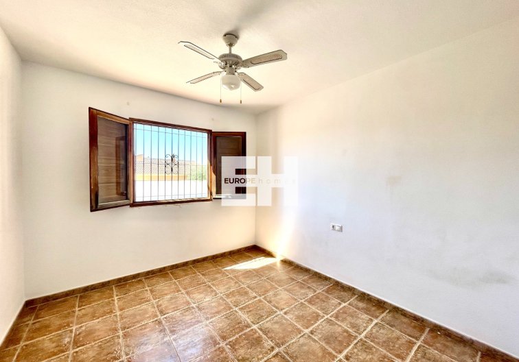 Resale - villa - Catral - Costa Blanca
