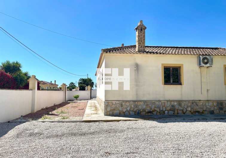 Resale - villa - Catral - Costa Blanca