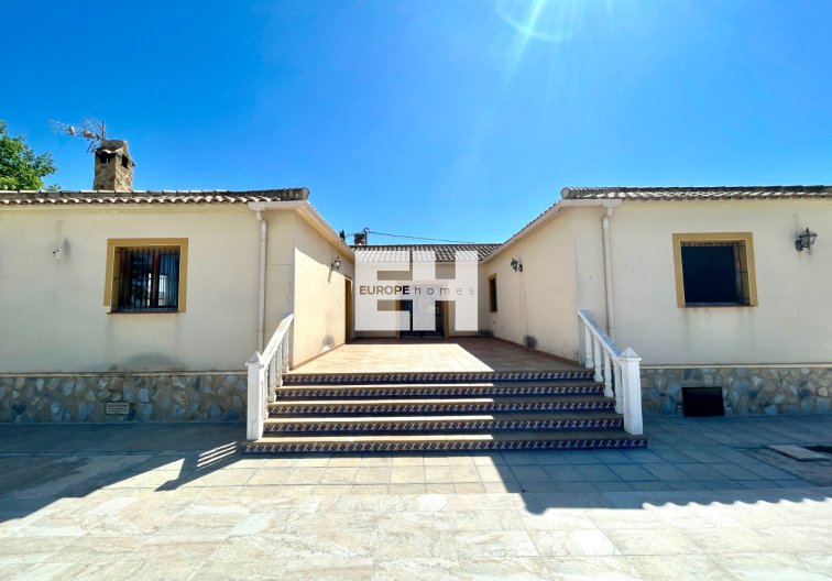 Resale - villa - Catral - Costa Blanca