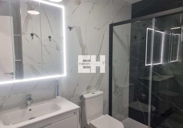 Segunda mano - Apartamento  - Torrevieja - Playa de los Locos