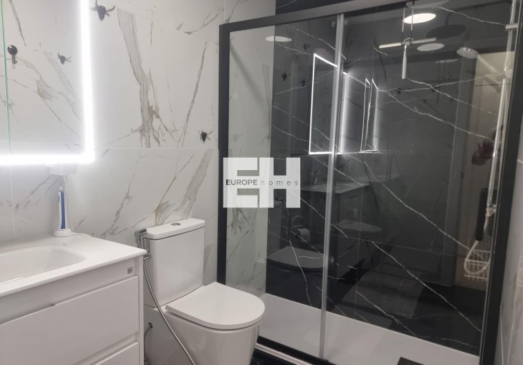 Segunda mano - Apartamento  - Torrevieja - Playa de los Locos