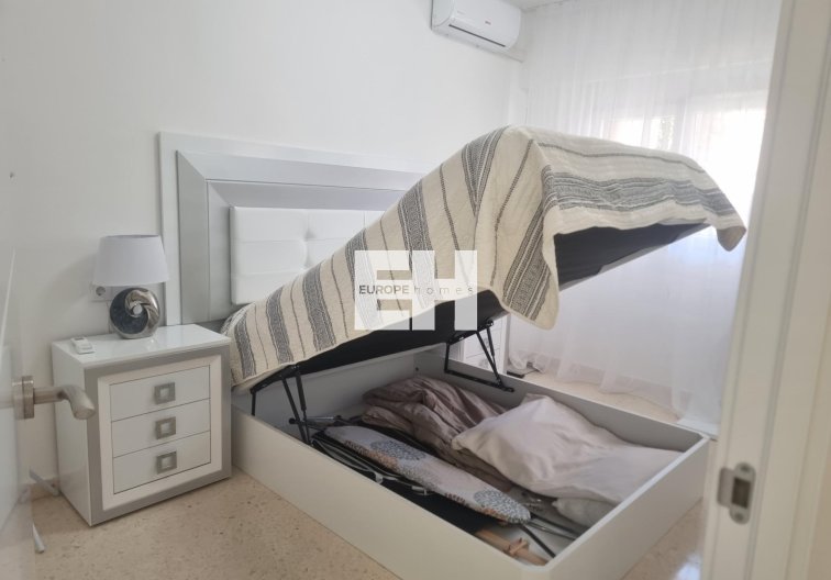 Segunda mano - Apartamento  - Torrevieja - Playa de los Locos