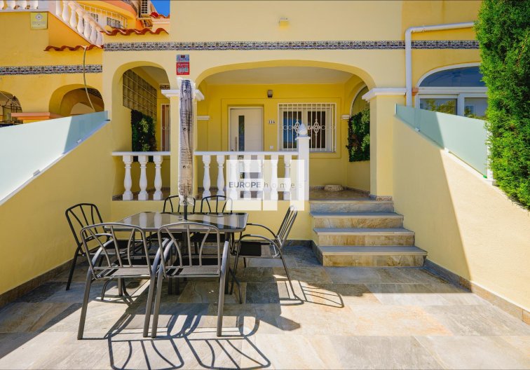 Herverkoop - town house - Orihuela Costa - Las Filipinas