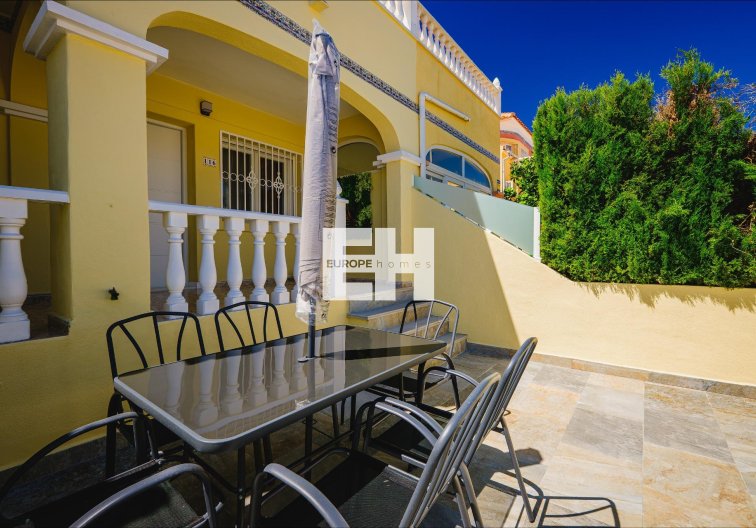 Herverkoop - town house - Orihuela Costa - Las Filipinas