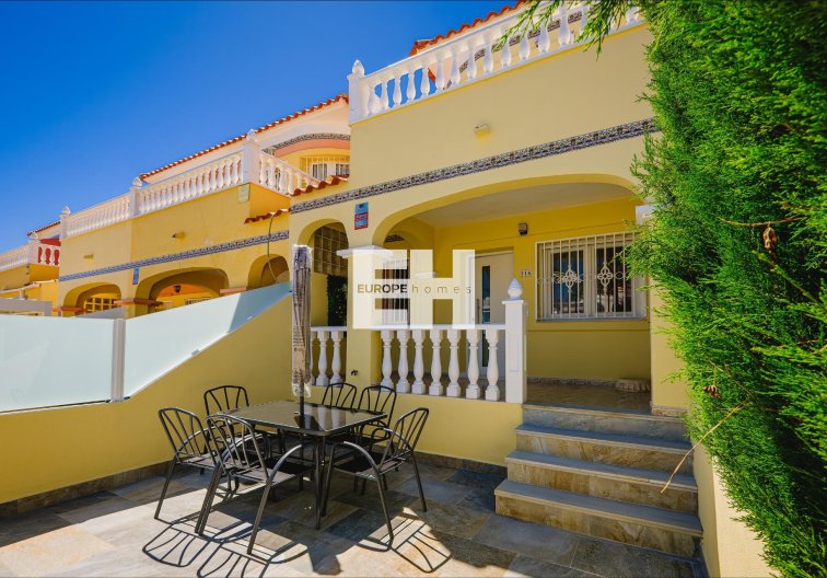 Herverkoop - town house - Orihuela Costa - Las Filipinas