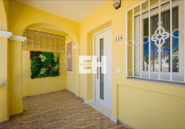 Herverkoop - town house - Orihuela Costa - Las Filipinas