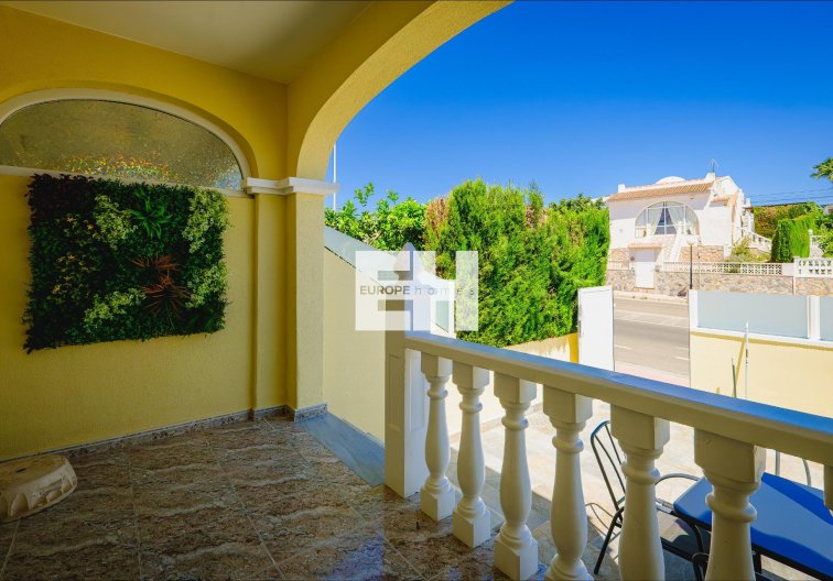 Herverkoop - town house - Orihuela Costa - Las Filipinas