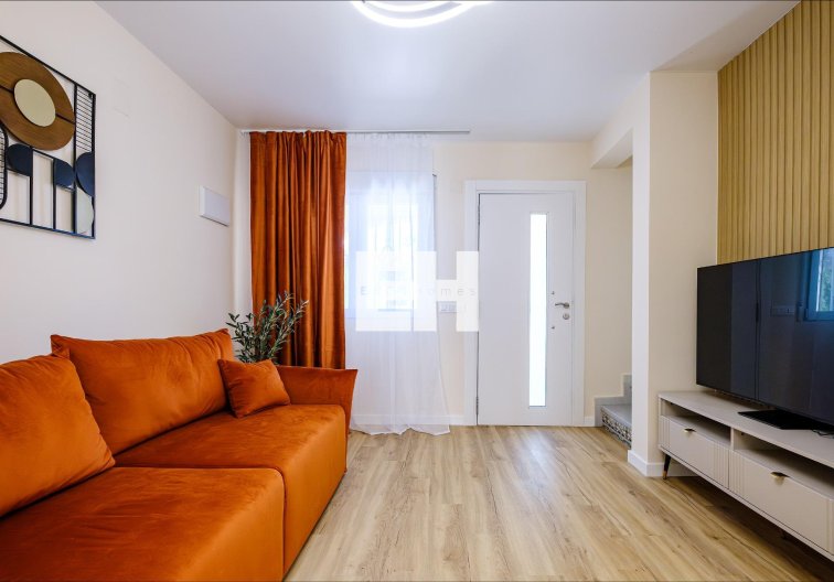 Herverkoop - town house - Orihuela Costa - Las Filipinas