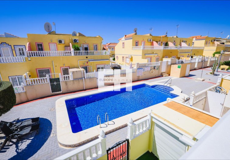 Herverkoop - town house - Orihuela Costa - Las Filipinas