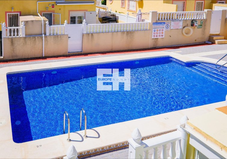 Herverkoop - town house - Orihuela Costa - Las Filipinas