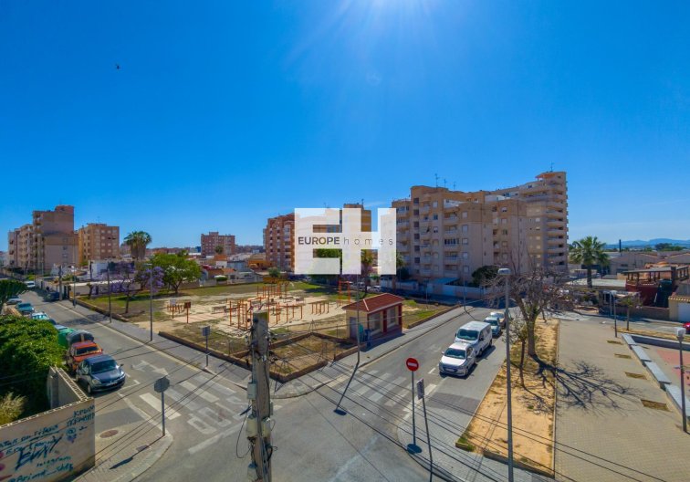 Segunda mano - town house - Torrevieja - Nueva Torrevieja