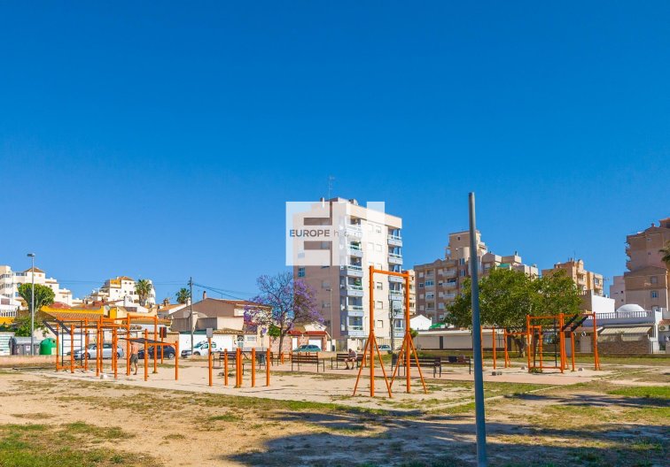 Segunda mano - town house - Torrevieja - Nueva Torrevieja
