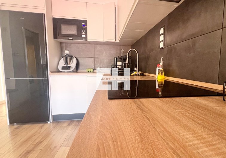 Resale - Apartment - Torrevieja - La Veleta