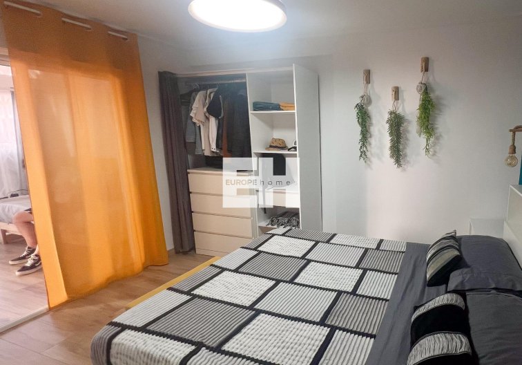 Resale - Apartment - Torrevieja - La Veleta