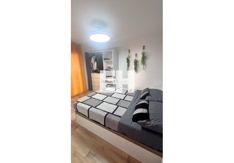 Resale - Apartment - Torrevieja - La Veleta
