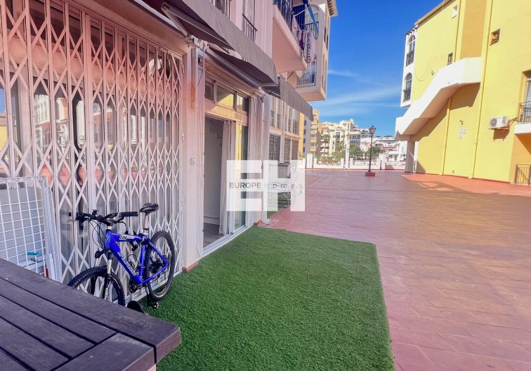 Resale - Apartment - Torrevieja - La Veleta