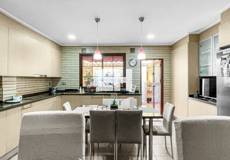 Resale - town house - Torrevieja - Costa Blanca
