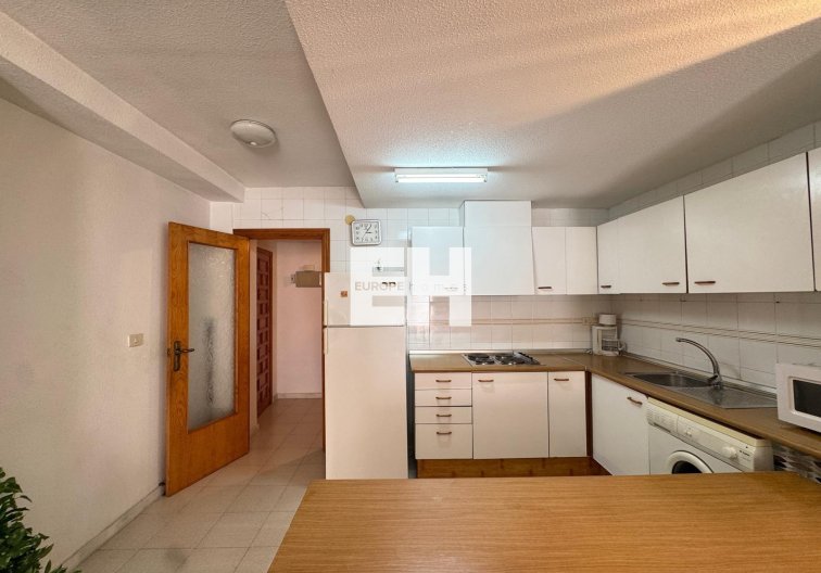 Wiederverkauf - Wohnung - Torrevieja - Centro