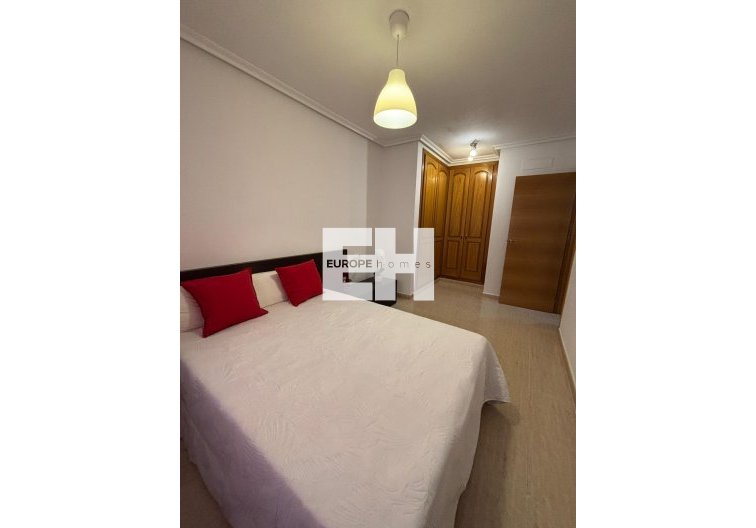 Segunda mano - Apartamento  - Torrevieja - Centro