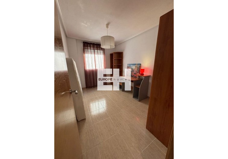 Segunda mano - Apartamento  - Torrevieja - Centro