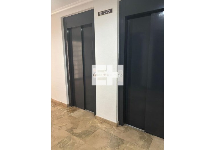 Segunda mano - Apartamento  - Torrevieja - Centro