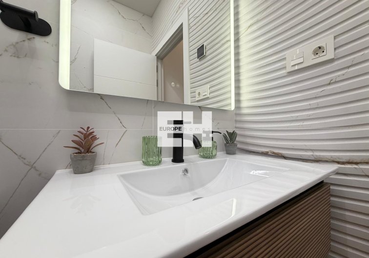 Resale - Apartment - Torrevieja