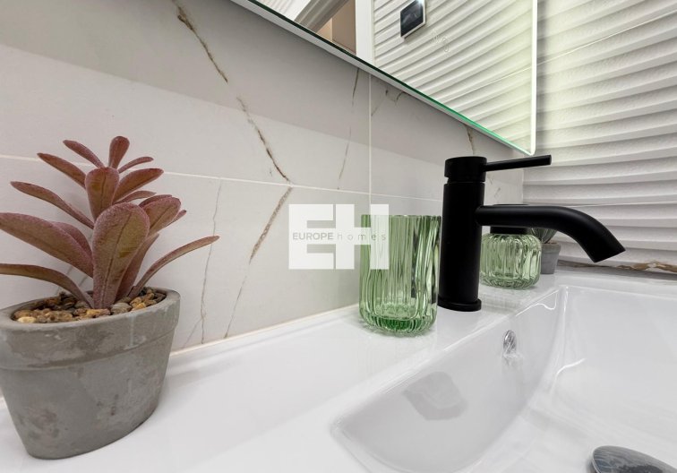 Resale - Apartment - Torrevieja