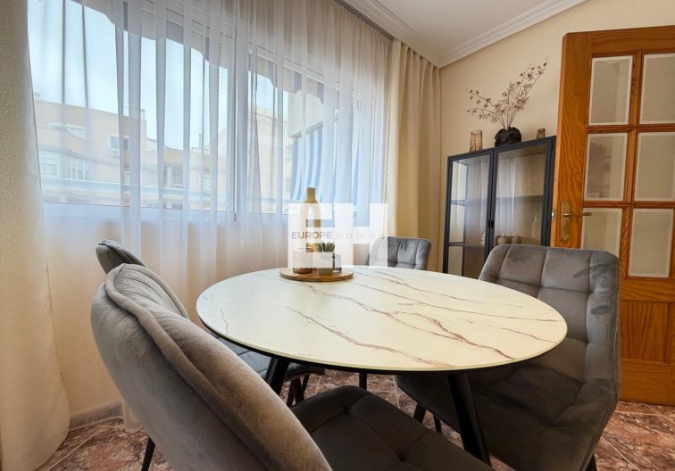 Resale - Apartment - Torrevieja - Playa de los Locos