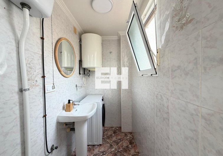 Resale - Apartment - Torrevieja - Playa de los Locos