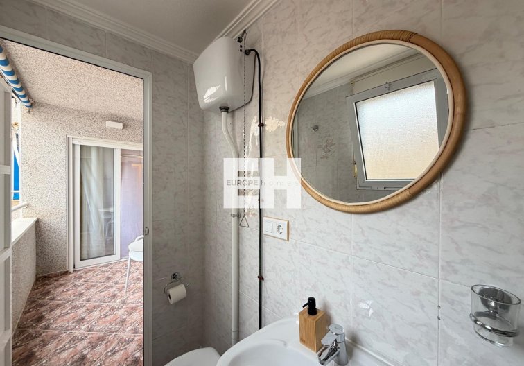 Resale - Apartment - Torrevieja - Playa de los Locos