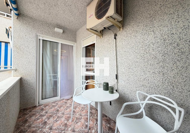 Resale - Apartment - Torrevieja - Playa de los Locos