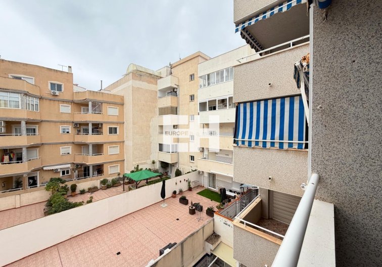 Resale - Apartment - Torrevieja - Playa de los Locos