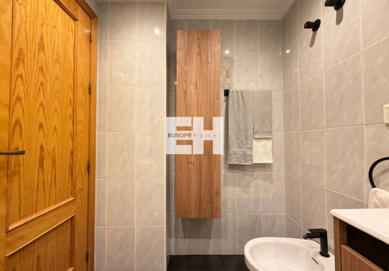 Resale - Apartment - Torrevieja - Playa de los Locos