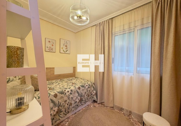 Resale - Apartment - Torrevieja - Playa de los Locos
