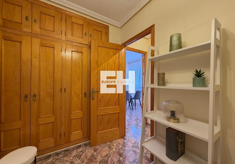 Resale - Apartment - Torrevieja - Playa de los Locos