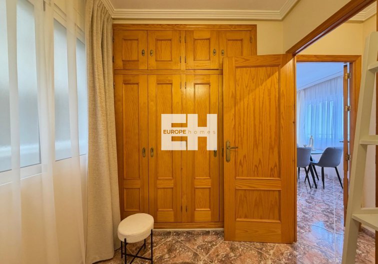 Resale - Apartment - Torrevieja - Playa de los Locos