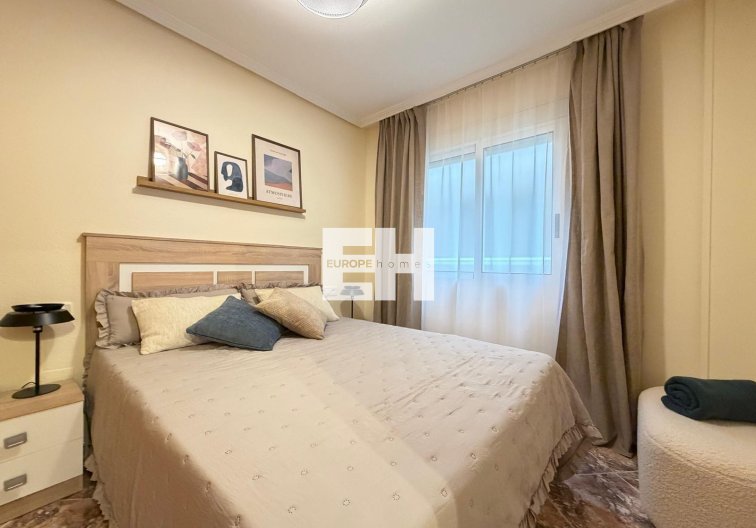 Resale - Apartment - Torrevieja - Playa de los Locos