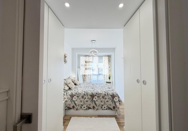Wiederverkauf - Wohnung - Torrevieja - Centro