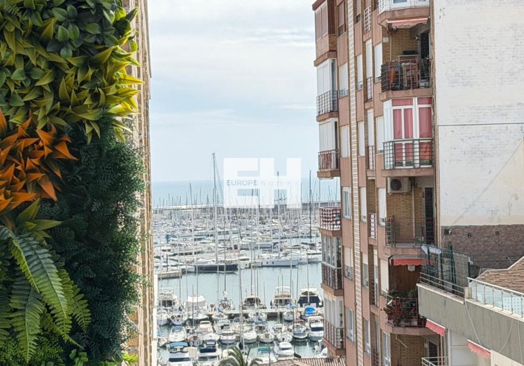Wiederverkauf - Wohnung - Torrevieja - Centro