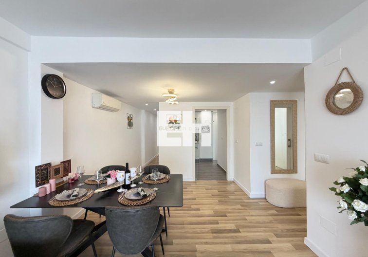 Wiederverkauf - Wohnung - Torrevieja - Centro