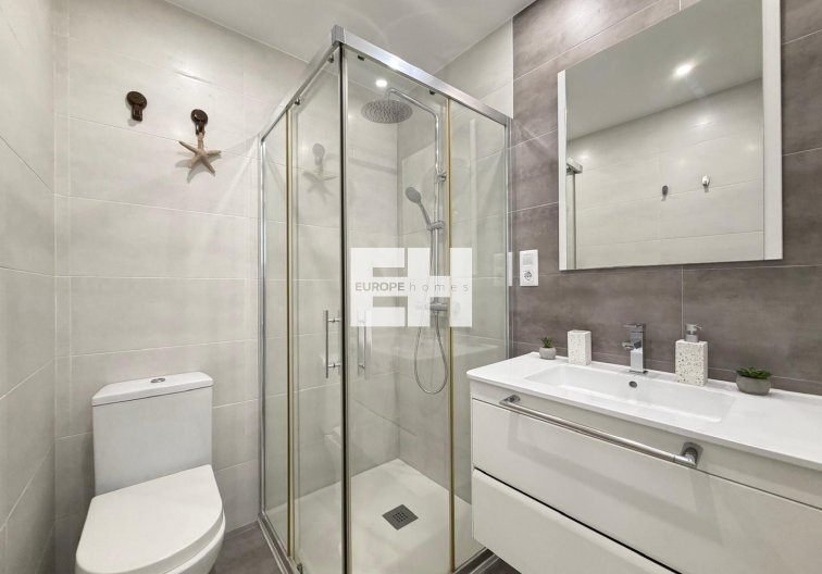 Wiederverkauf - Wohnung - Torrevieja - Centro