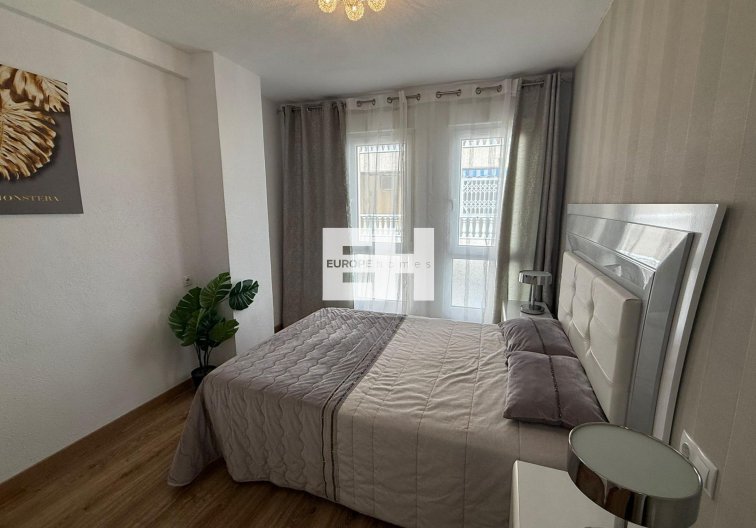 Wiederverkauf - Wohnung - Torrevieja - Centro