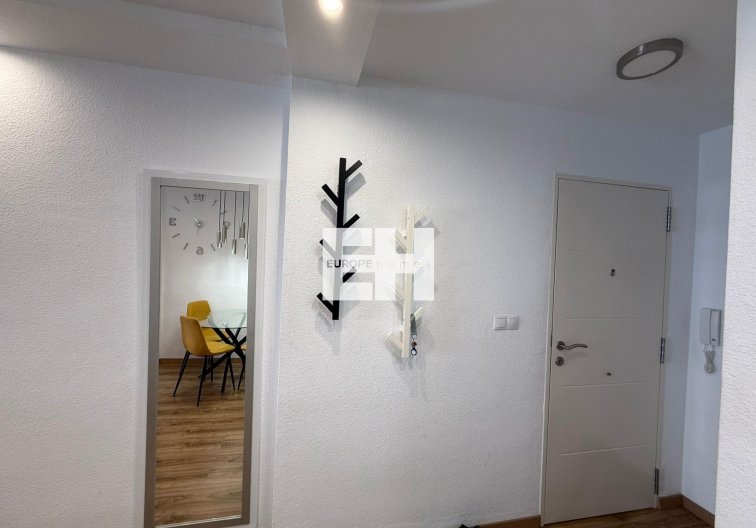 Wiederverkauf - Wohnung - Torrevieja - Centro