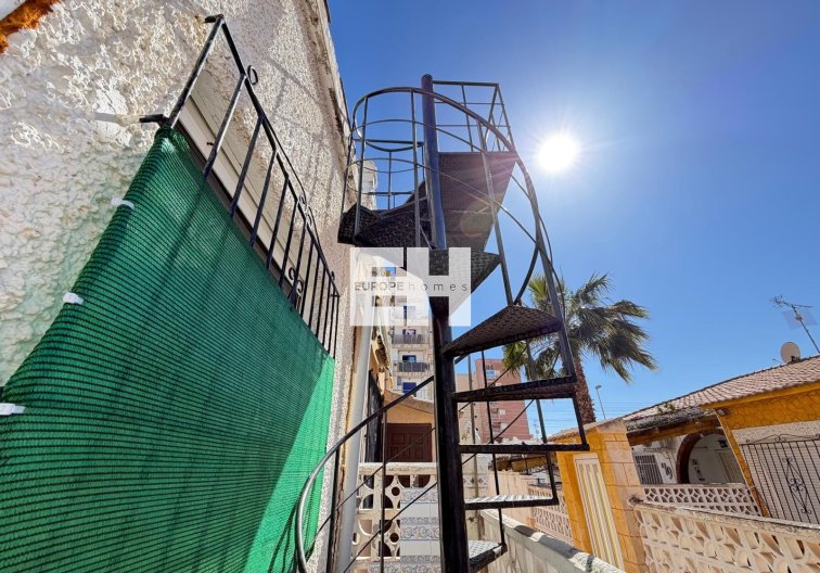 Segunda mano - town house - Torrevieja - Nueva Torrevieja